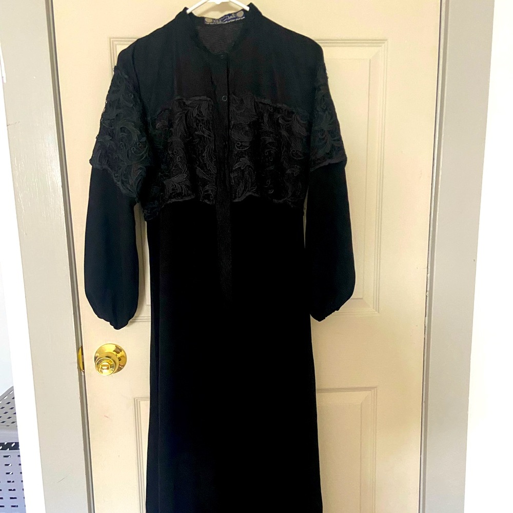 Black Abaya Dress Thobe with Floral Lace